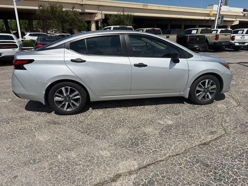 Brilliant Silver Metallic 2024 Nissan Versa 1.6 S