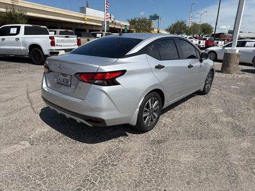 Brilliant Silver Metallic 2024 Nissan Versa 1.6 S