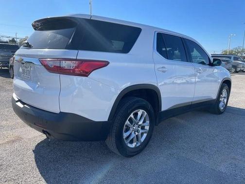 Summit White 2021 Chevrolet Traverse LS