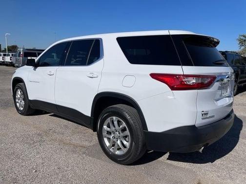 Summit White 2021 Chevrolet Traverse LS
