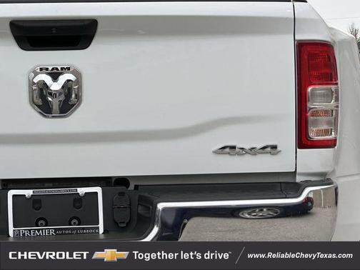 Bright White Clearcoat 2024 RAM 3500 Big Horn Crew Cab 4x4 8' Box