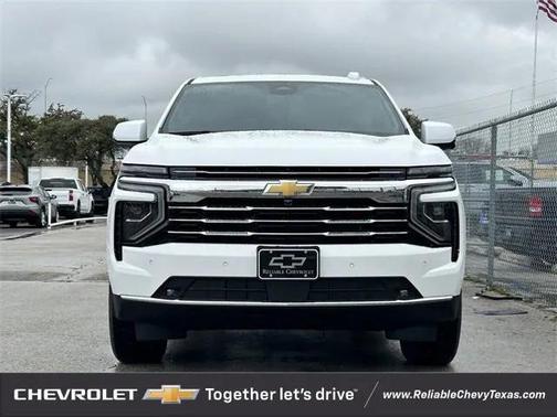 2025 Chevrolet Suburban LT