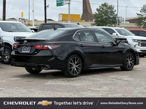 Midnight Black Metallic 2023 Toyota Camry SE