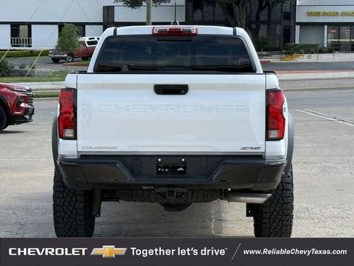 Summit White 2024 Chevrolet Colorado ZR2