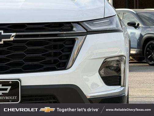 Summit White 2023 Chevrolet Traverse Premier