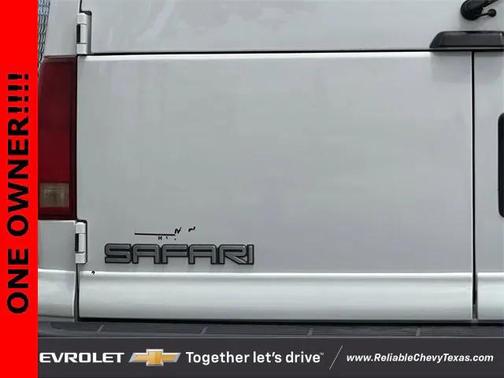 2002 GMC Safari SLE