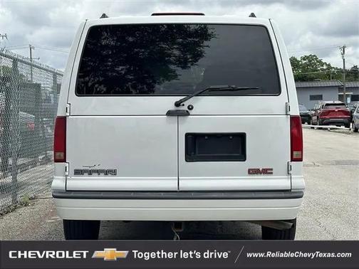 2002 GMC Safari SLE