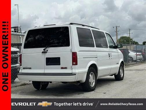 2002 GMC Safari SLE