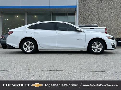 2022 Chevrolet Malibu FWD LT