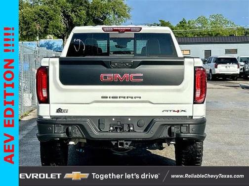 2023 GMC Sierra 1500 AT4X
