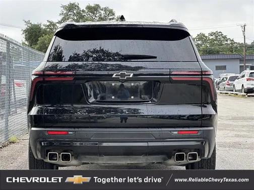 2024 Chevrolet Traverse LT