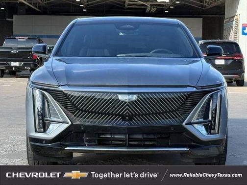 Argent Silver Metallic 2024 Cadillac LYRIQ Luxury