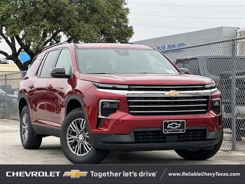 2025 Chevrolet Traverse LT