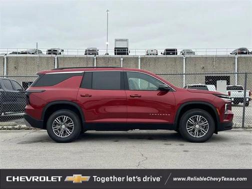 2025 Chevrolet Traverse LT