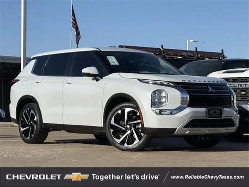 2023 Mitsubishi Outlander SE