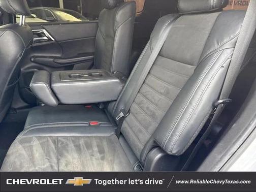 2023 Mitsubishi Outlander SE