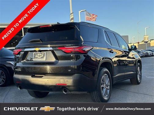 2022 Chevrolet Traverse LT Leather