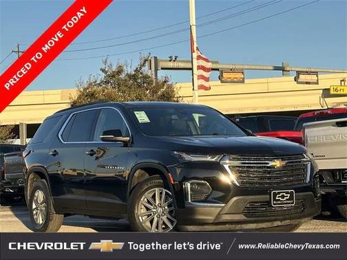 2022 Chevrolet Traverse LT Leather