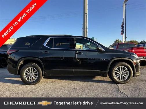 2022 Chevrolet Traverse LT Leather