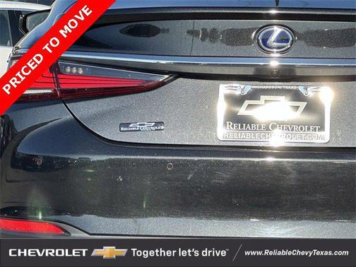 2022 Lexus ES 300h Base