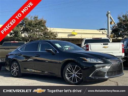 2022 Lexus ES 300h Base
