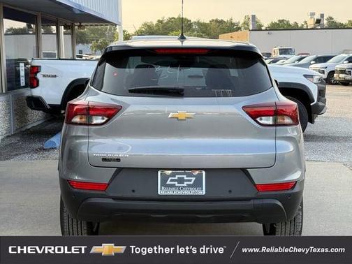 Sterling Gray Metallic 2026 Chevrolet Trailblazer LS