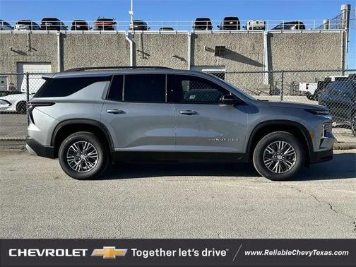 2025 Chevrolet Traverse LT