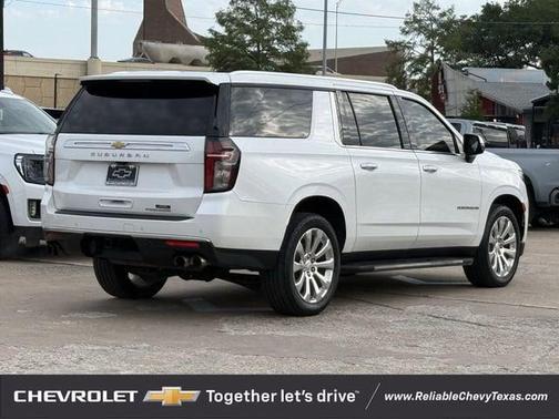 Iridescent Pearl Tricoat 2021 Chevrolet Suburban Premier