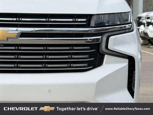 Iridescent Pearl Tricoat 2021 Chevrolet Suburban Premier