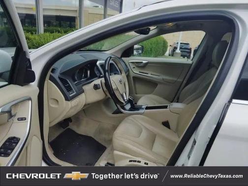 2015 Volvo XC60 T5 Platinum