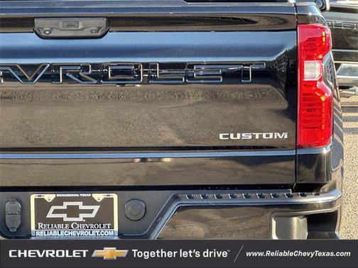 2022 Chevrolet Silverado 1500 Custom
