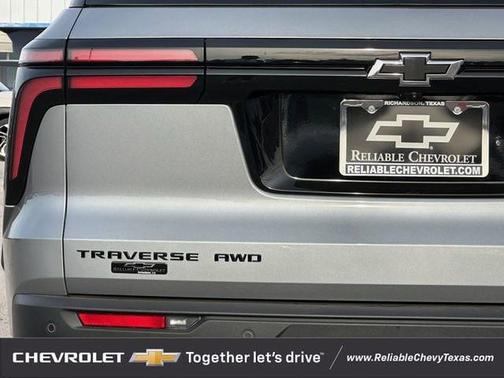 Sterling Gray Metallic 2026 Chevrolet Traverse AWD Z71