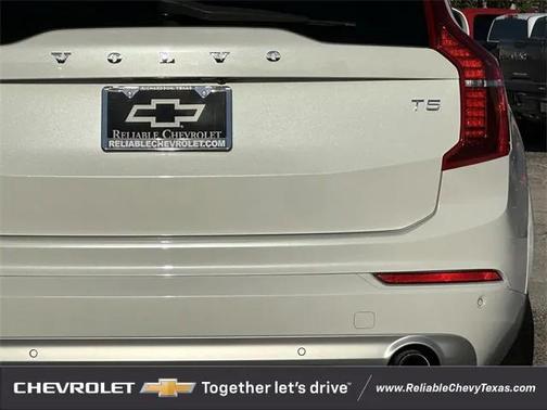 2018 Volvo XC90 T5 Momentum