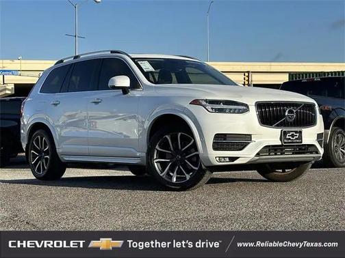 2018 Volvo XC90 T5 Momentum