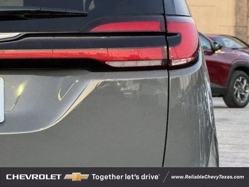 2025 Chrysler Pacifica L