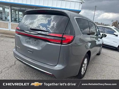 2025 Chrysler Pacifica L