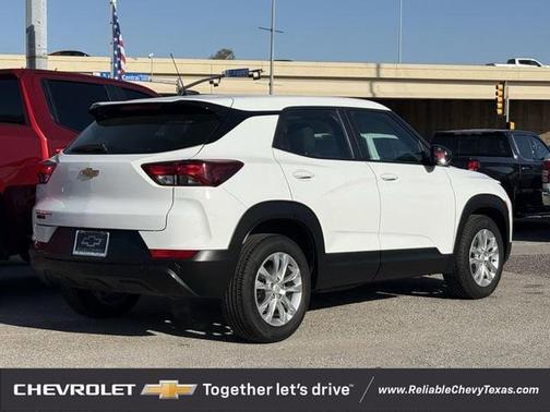 Summit White 2023 Chevrolet Trailblazer LS