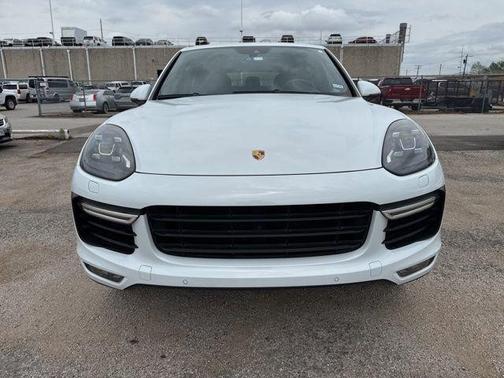 Carrara White Metallic 2015 Porsche Cayenne Turbo