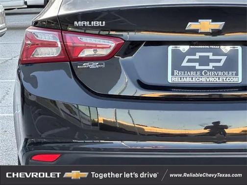 2022 Chevrolet Malibu FWD LT