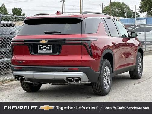 2025 Chevrolet Traverse LT