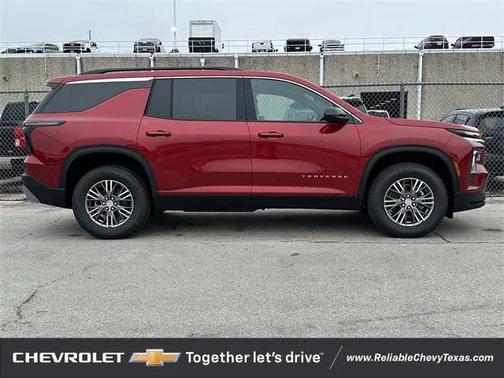 2025 Chevrolet Traverse LT