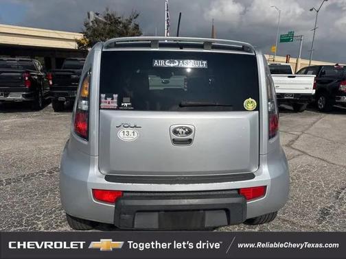 2010 Kia Soul +