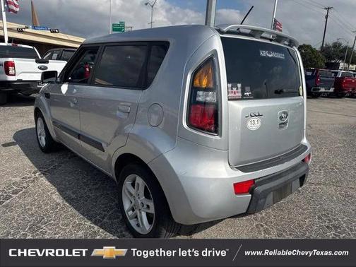 2010 Kia Soul +