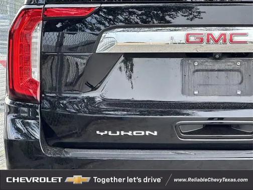 2022 GMC Yukon XL SLT