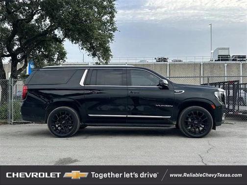2022 GMC Yukon XL SLT