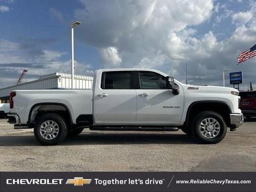 Summit White 2026 Chevrolet Silverado 2500 LT