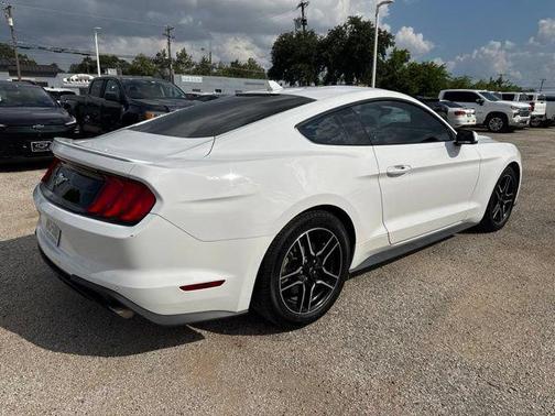Oxford White 2022 Ford Mustang EcoBoost Premium