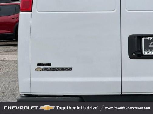 Summit White 2026 Chevrolet Express 2500 LT