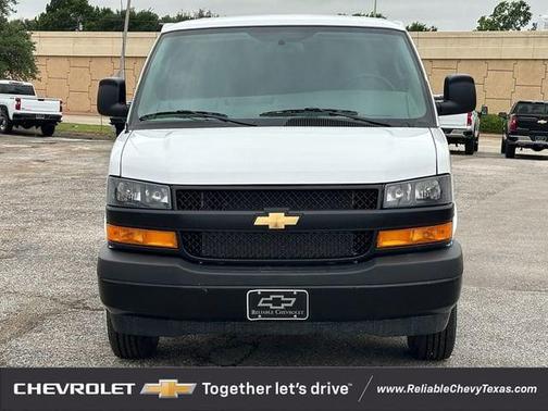 Summit White 2026 Chevrolet Express 2500 LT