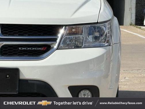 Vice White 2019 Dodge Journey SE